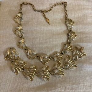 Sarah Coventry Vintage Ornate Necklace and Bracelet Set‎